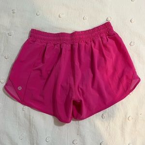 Lululemon hotty hot shorts size 8, 4 inch